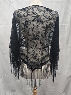 Heritage Lace Allure Poncho